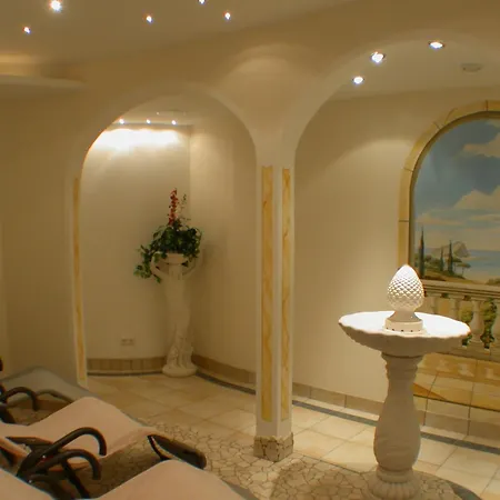 ホテル Garni Pradella 3*