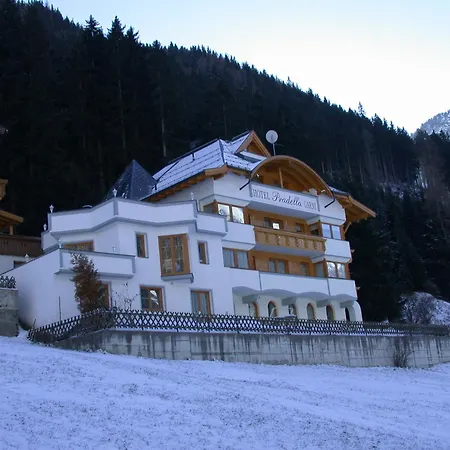 Garni Pradella Hotel 3*